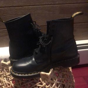 Unisex Dr. Martens Boots